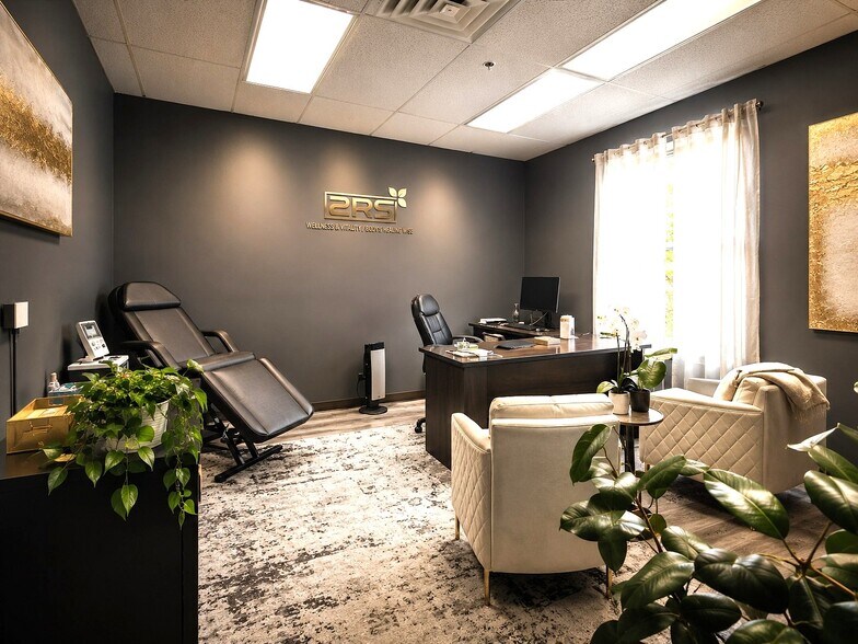 More Photos Of 850 W Bartlett Rd, Bartlett Medical For Sale