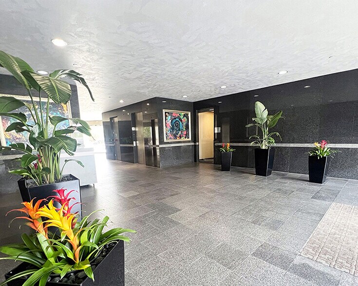 More Photos Of 5858 Westheimer Rd, Houston Office For Lease