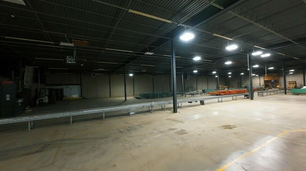 More Photos Of 2500 N Main St, East Peoria Warehouse For Sale