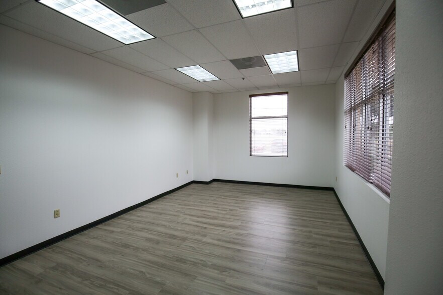 More Photos Of 9250 Pasadena, Frisco Medical For Lease