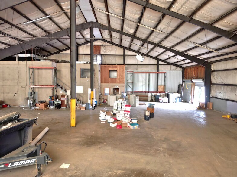 More Photos Of 158 American Way, Madison Distribution For Lease