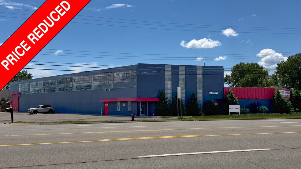 Primary Photo Of 30744 Groesbeck Hwy, Roseville Manufacturing For Sale