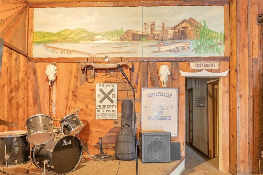 More Photos Of 18387 Chestnut Ave, Tuolumne Restaurant For Sale