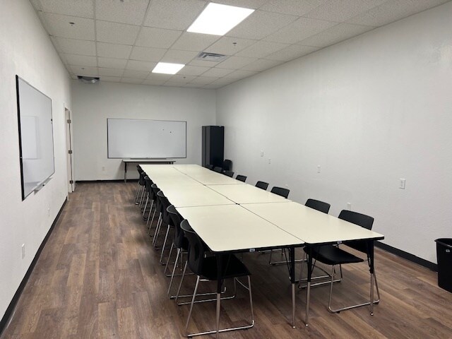 More Photos Of 127 W Main St, Ardmore Office For Lease