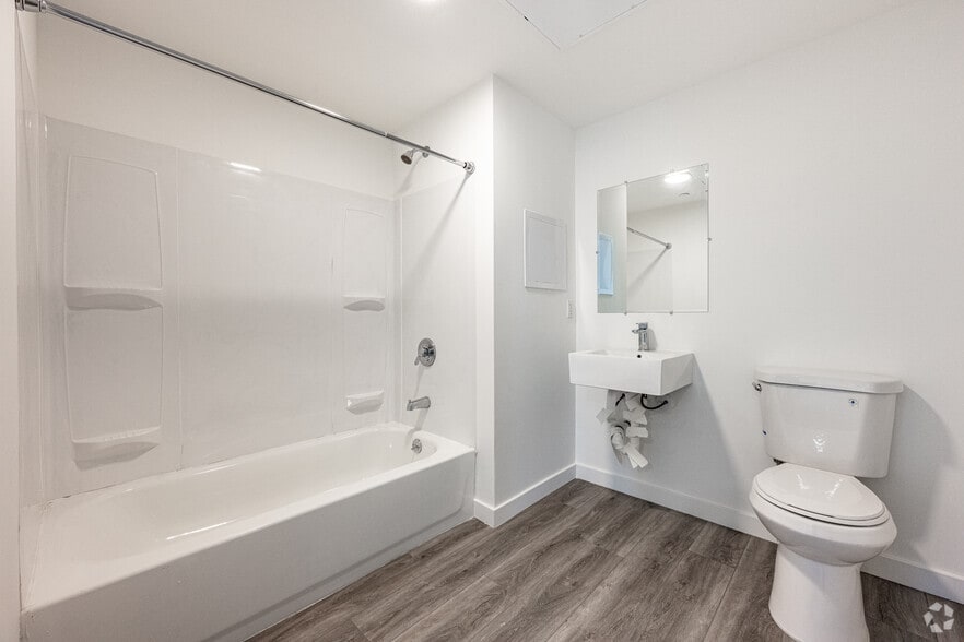 More Photos Of 300 W 60th St, Los Angeles Apartments For Sale