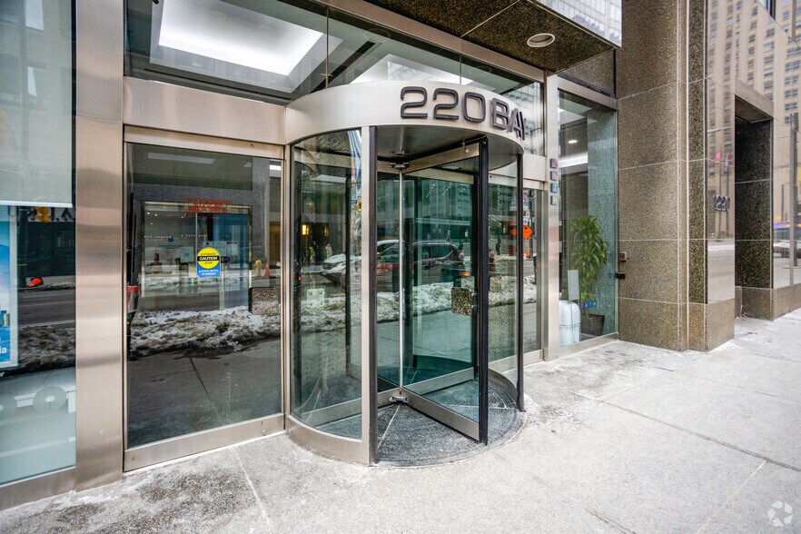 More Photos Of 220 Bay St, Toronto Office For Lease