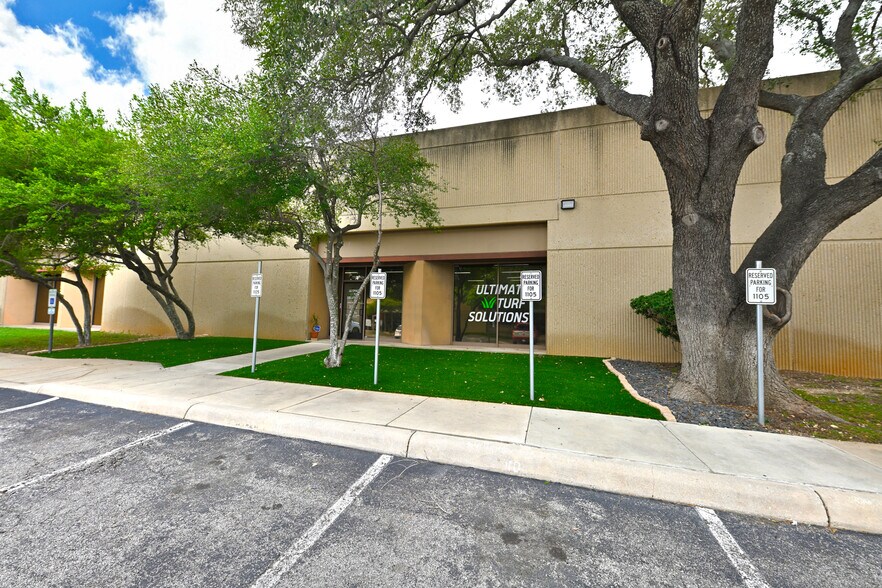 More Photos Of 121 Interpark Blvd, San Antonio Research And Development For Lease