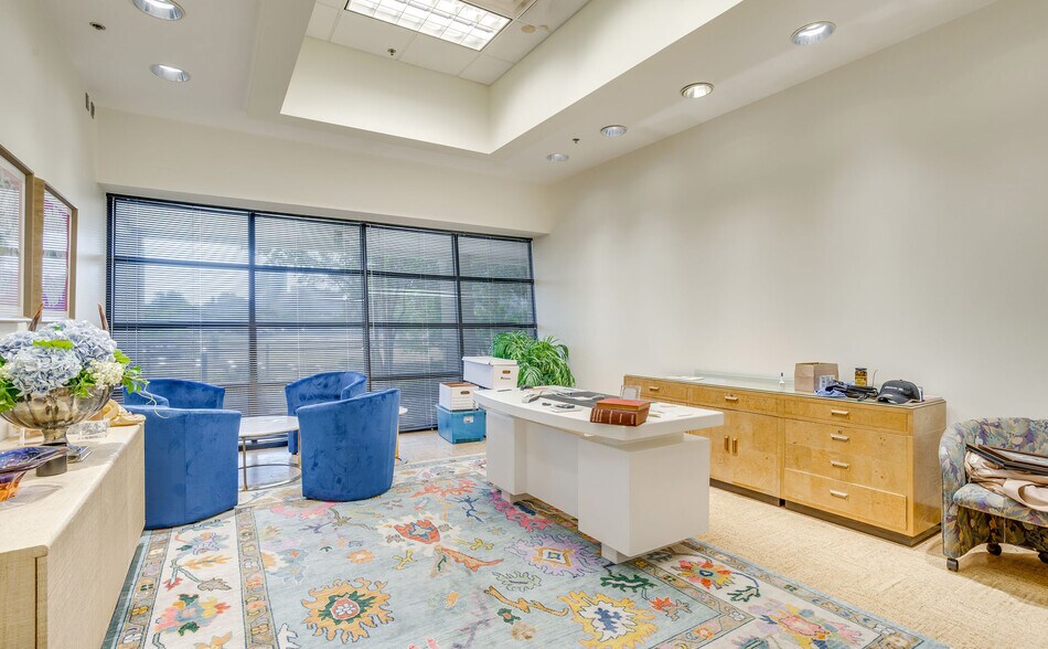 More Photos Of 200 Greenleaf St, Fort Worth Industrial For Sale
