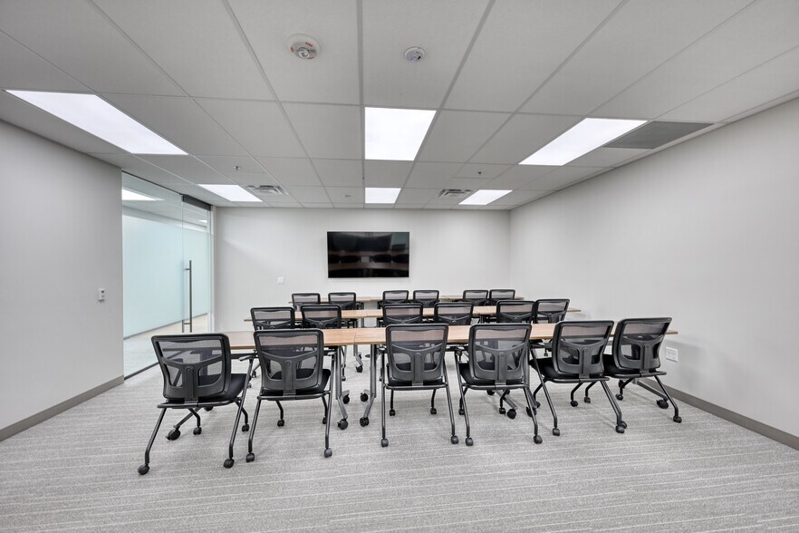 More Photos Of 1400 S Colorado Blvd, Denver Office For Lease