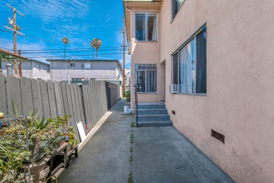 More Photos Of 132 N Normandie Ave, Los Angeles Apartments For Sale