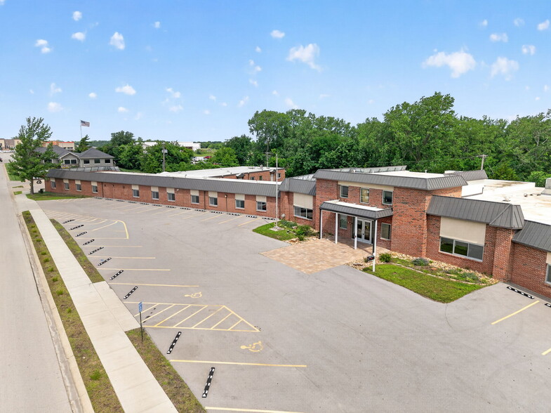 Primary Photo Of 106 Hospital Dr, Smithville Assisted Living For Sale