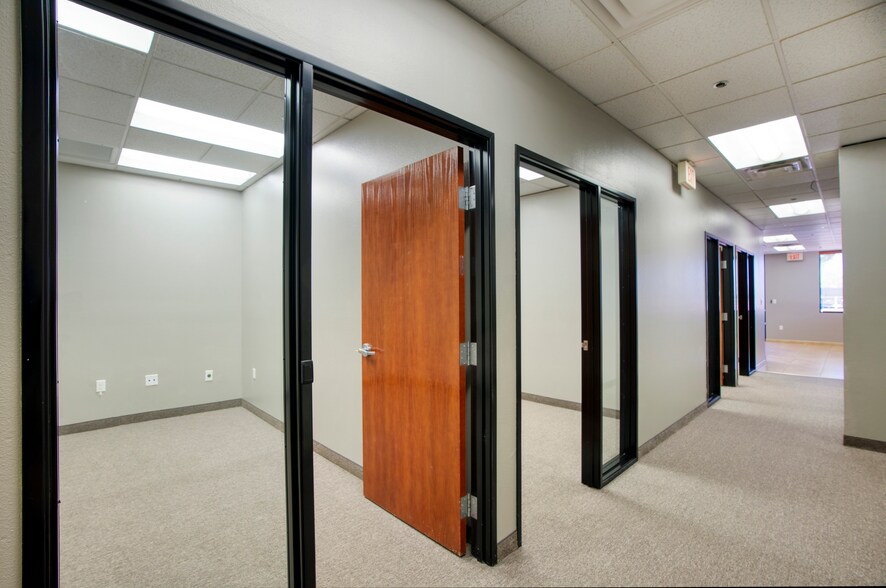 More Photos Of 4435 E chandler Blvd, Phoenix Loft Creative Space For Lease