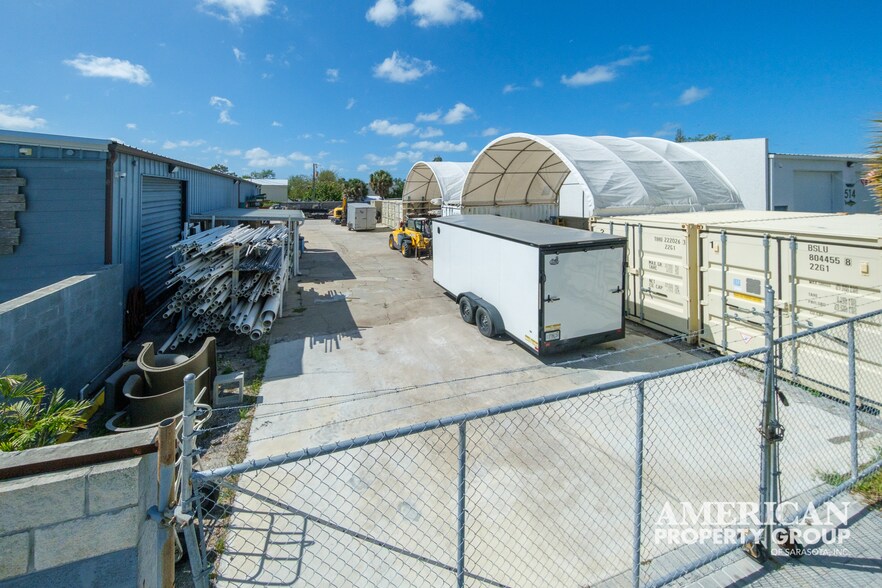 More Photos Of 520 Colonia Ln E, Nokomis Showroom For Sale