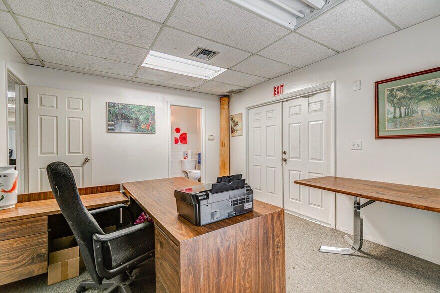 More Photos Of 689 4th St NW, Largo Manufacturing For Sale