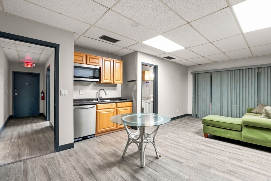 More Photos Of 901 N Grove St, Eustis Medical For Sale