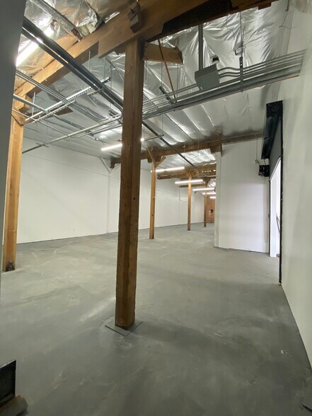 More Photos Of 6000 Gramercy Pl, Los Angeles Warehouse For Lease