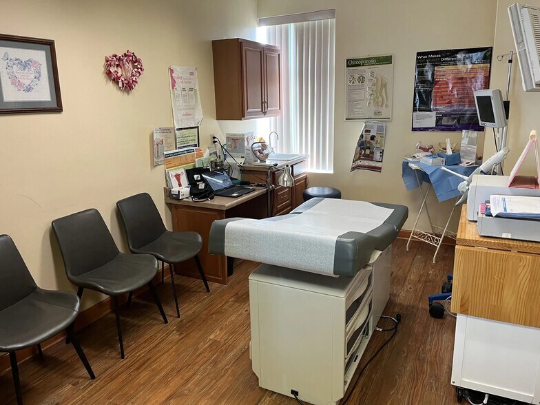 More Photos Of 270 E 90th Dr, Merrillville Medical For Lease