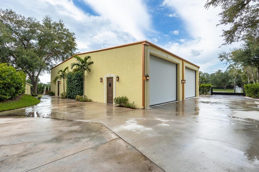 More Photos Of 21531 N River Rd, Alva Specialty For Sale