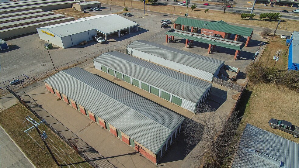 More Photos Of 1433 N Plaza Dr, Granbury Self Storage For Sale