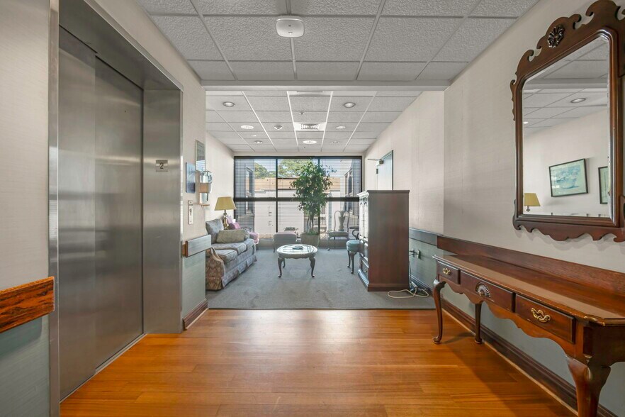 More Photos Of 1767 & 1781 Metromedical Dr, Fayetteville Medical For Sale