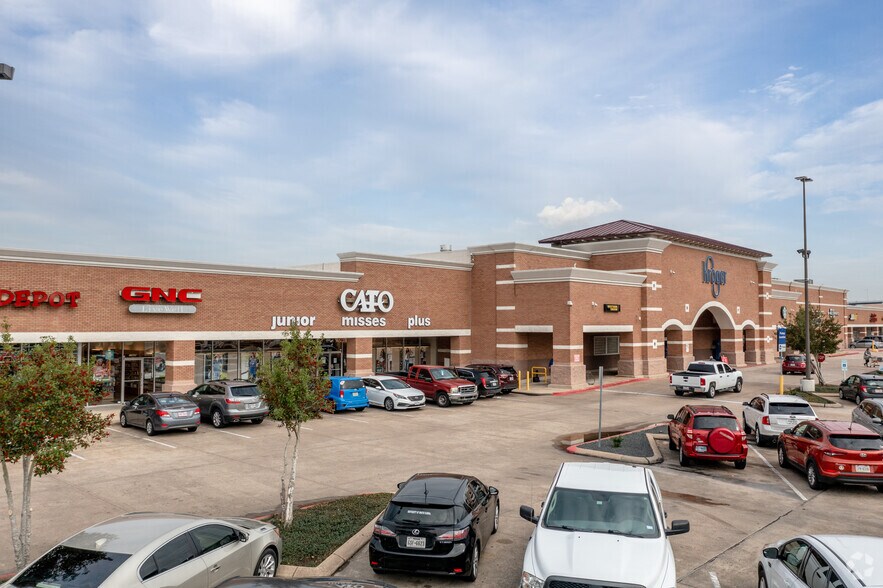 More Photos Of 11601-11725 S Sam Houston Pky E, Houston Unknown For Lease