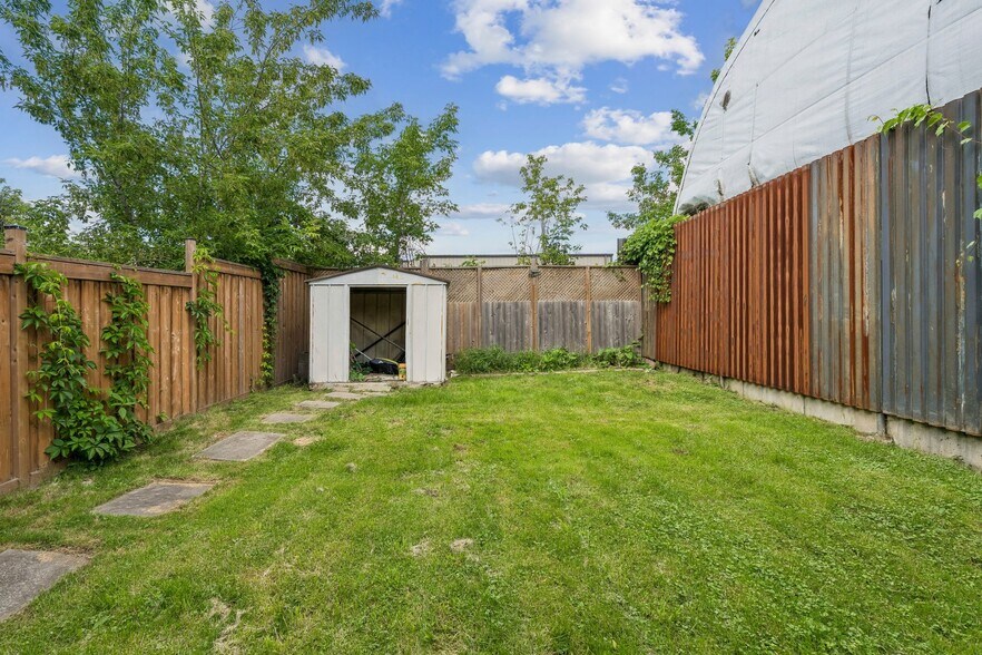 More Photos Of 43 Whitfield Av, Hamilton Manufacturing For Sale