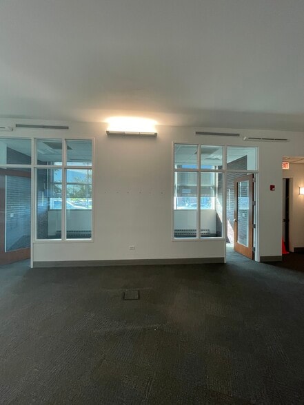 More Photos Of 1640 W Fullerton Ave, Chicago Bank For Lease