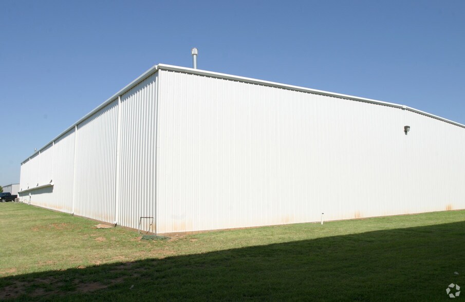 More Photos Of 3420 S Purdue St, Oklahoma City Warehouse For Lease