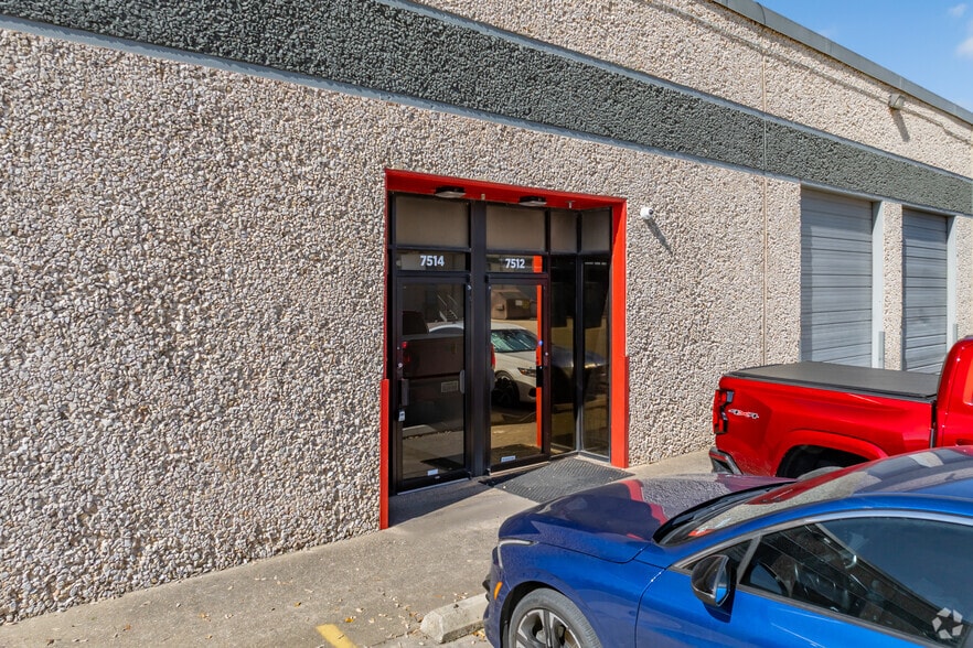 More Photos Of 7492-7522 Reindeer Trl, San Antonio Unknown For Lease