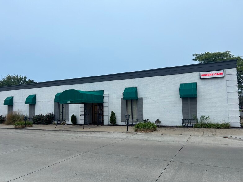 More Photos Of 20311 Mack Ave, Grosse Pointe Office For Lease