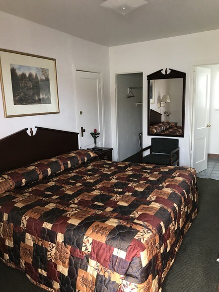 More Photos Of 406 E Route 66 Blvd, Tucumcari Hotel For Sale