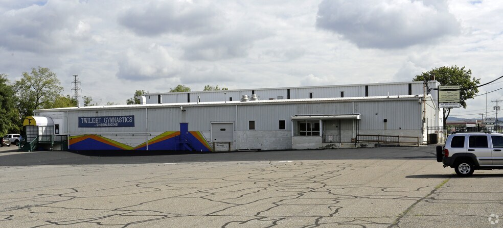 Primary Photo Of 1011 Route 22, Phillipsburg Showroom For Sale