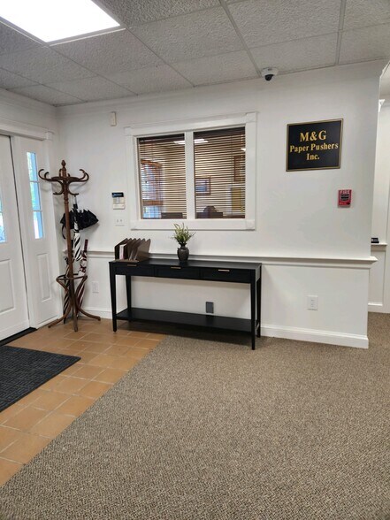 More Photos Of 100 Stony Brook Ct, Newburgh Office For Lease