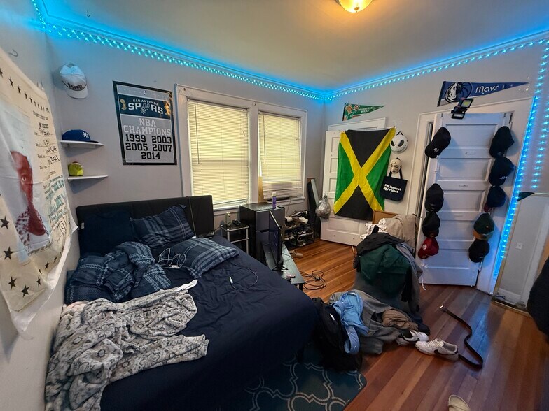 More Photos Of , Scranton Unknown For Sale