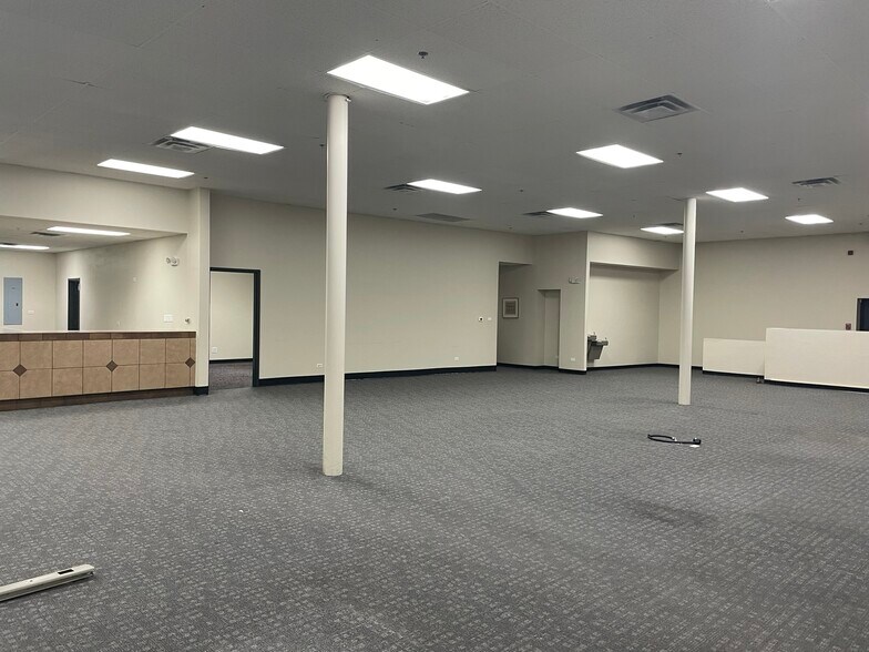 More Photos Of 133 S 27th Ave, Brighton Showroom For Lease