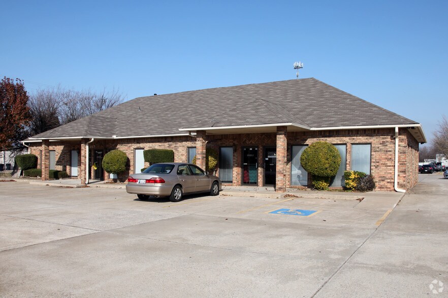 More Photos Of 817 SW 89th St, Oklahoma City Medical For Sale