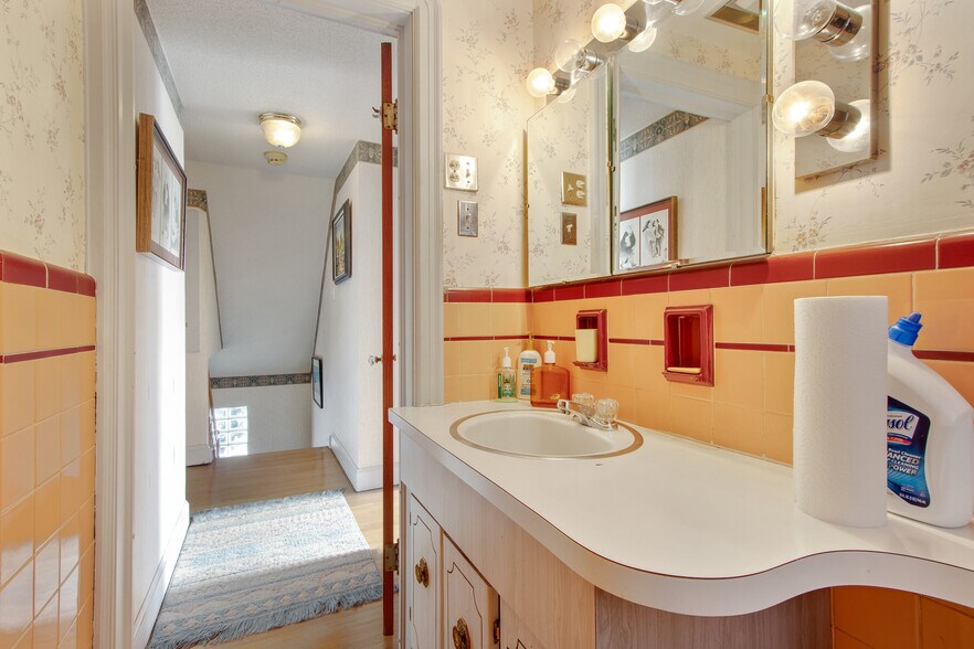 More Photos Of 2025 Clinton St, Buffalo Office For Sale