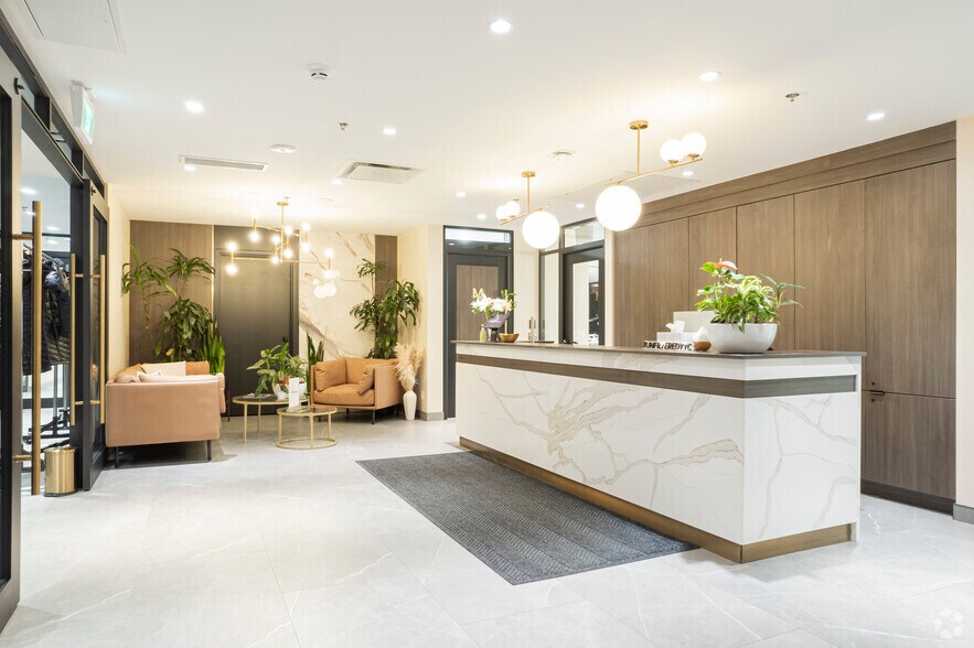 More Photos Of 909 5 Av SW, Calgary Apartments For Lease