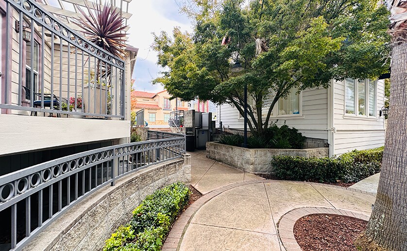 More Photos Of 43417-43423 Mission Blvd, Fremont Freestanding For Sale