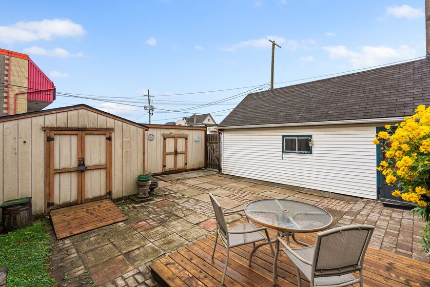 More Photos Of 44 Park St, Port Colborne Multifamily For Sale