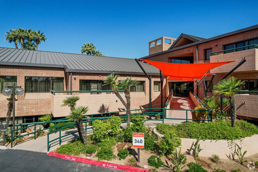 More Photos Of 2025 N 3rd St, Phoenix Unknown For Lease