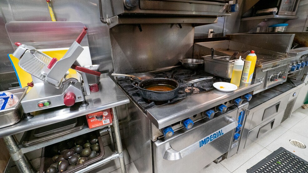 More Photos Of 201-205 NE 31st St, Oakland Park Restaurant For Lease