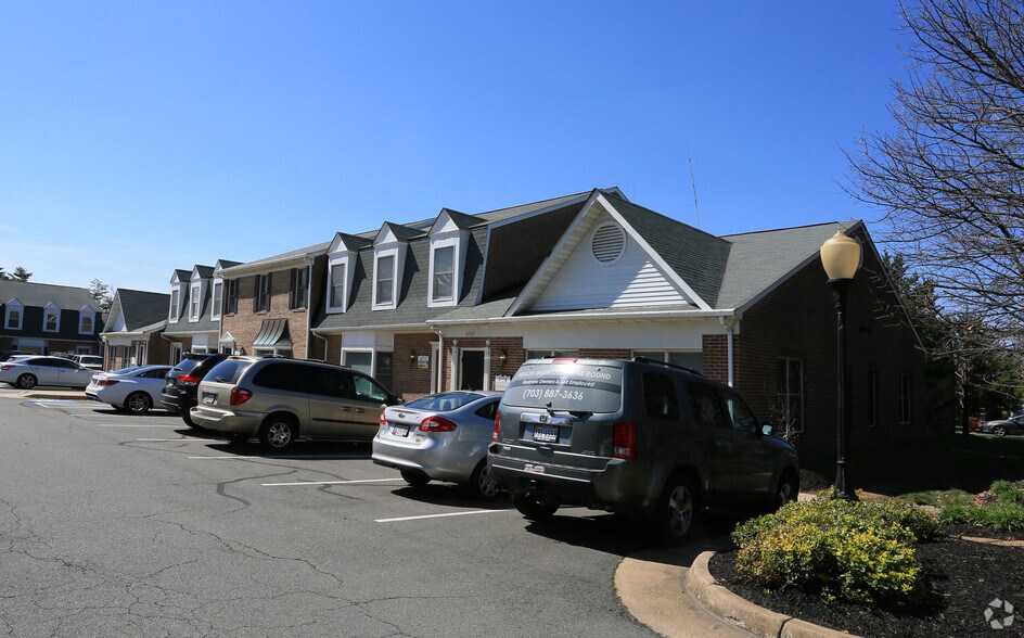 More Photos Of 45571-45595 Shepard Dr, Sterling Medical For Lease