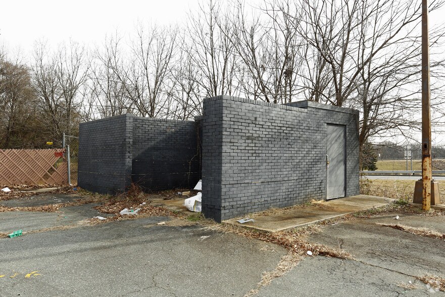 More Photos Of 3730 Brookshire Blvd, Charlotte Freestanding For Sale