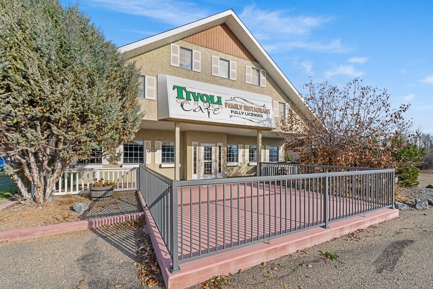 More Photos Of 1916 10th Av, Spruce View Restaurant For Sale