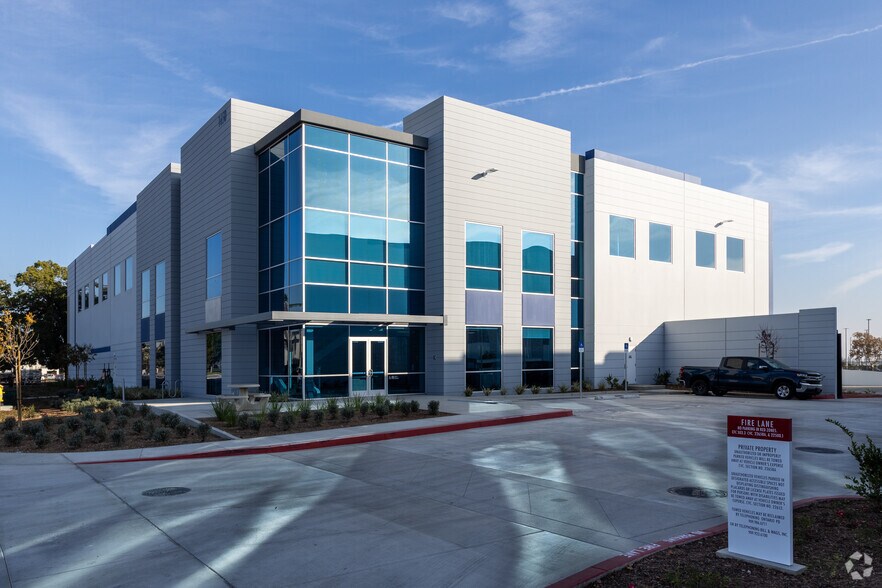 More Photos Of 1650 E Holt Blvd, Ontario Warehouse For Lease