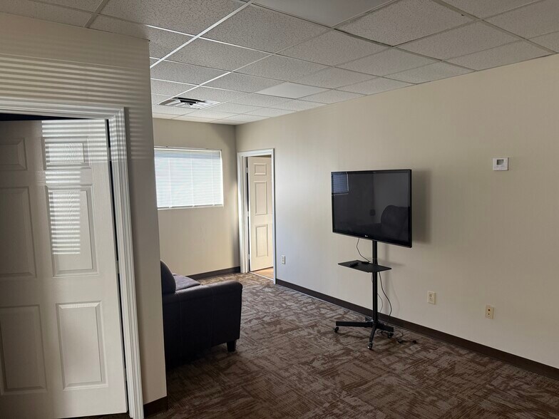 More Photos Of 524 Red Lane Rd, Birmingham Medical For Sale