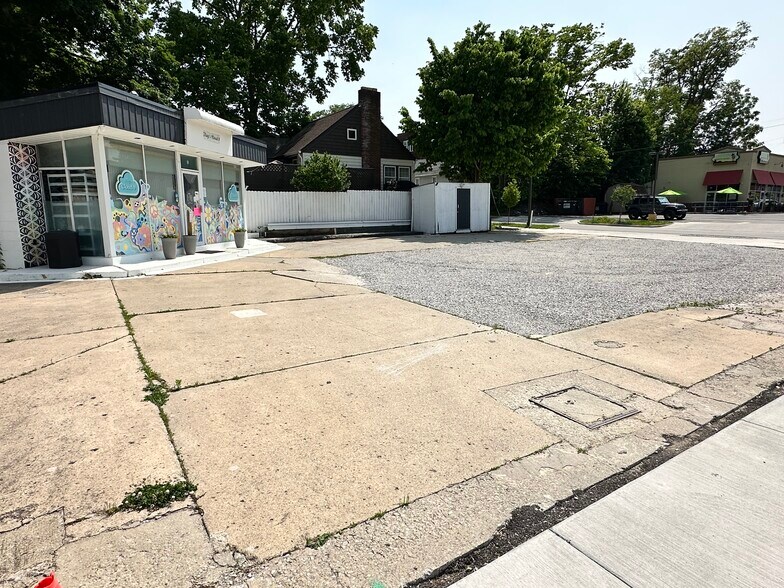 More Photos Of 404 E Washington St, Greencastle Freestanding For Sale