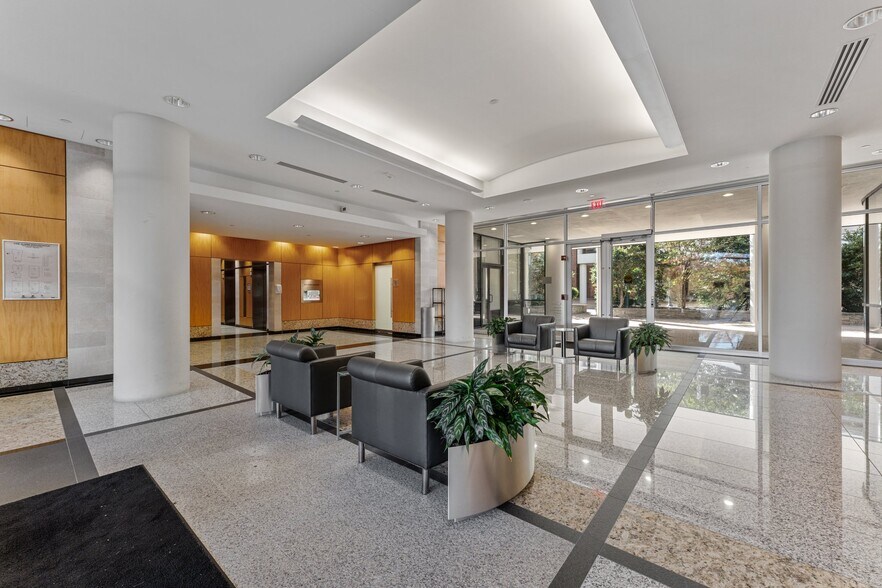 More Photos Of 8229 Boone Blvd, Vienna Unknown For Lease