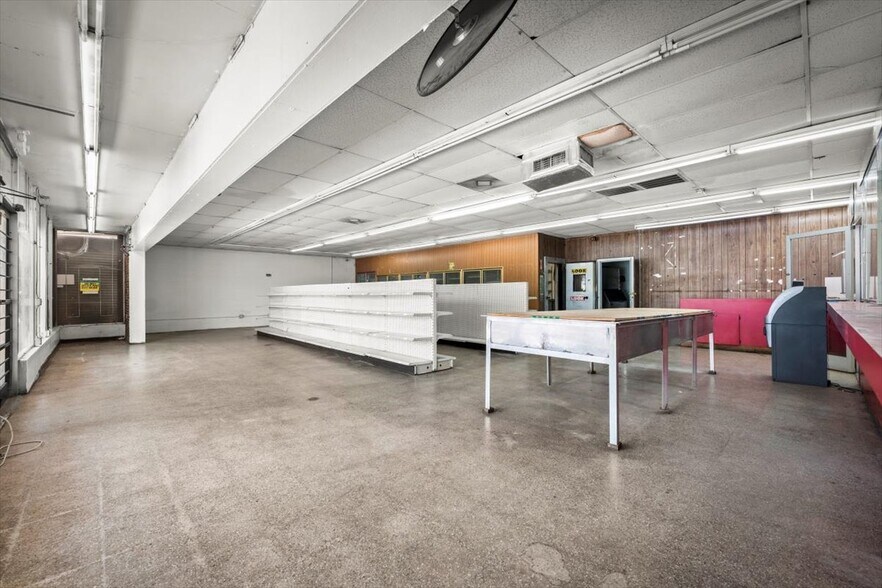 More Photos Of 20 E 9th St, Jacksonville Freestanding For Lease